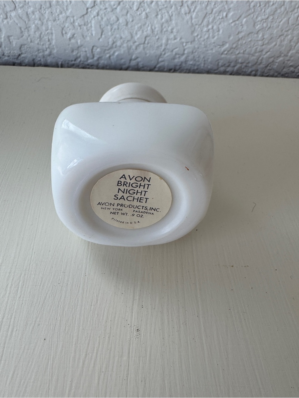 Avon White Glossy Decorative Sachet Jar